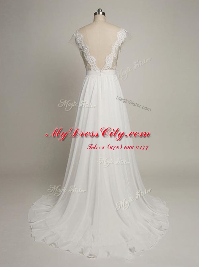 White Empire Scoop Sleeveless Tulle With Train Backless Lace Wedding Gowns