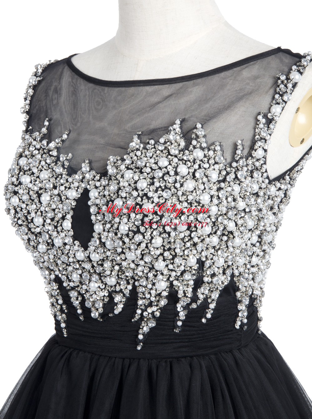 Free and Easy Scoop Black Zipper Dress for Prom Beading and Sequins Sleeveless Mini Length