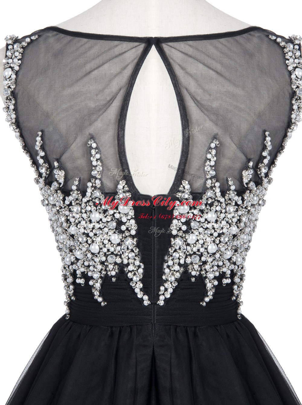 Free and Easy Scoop Black Zipper Dress for Prom Beading and Sequins Sleeveless Mini Length