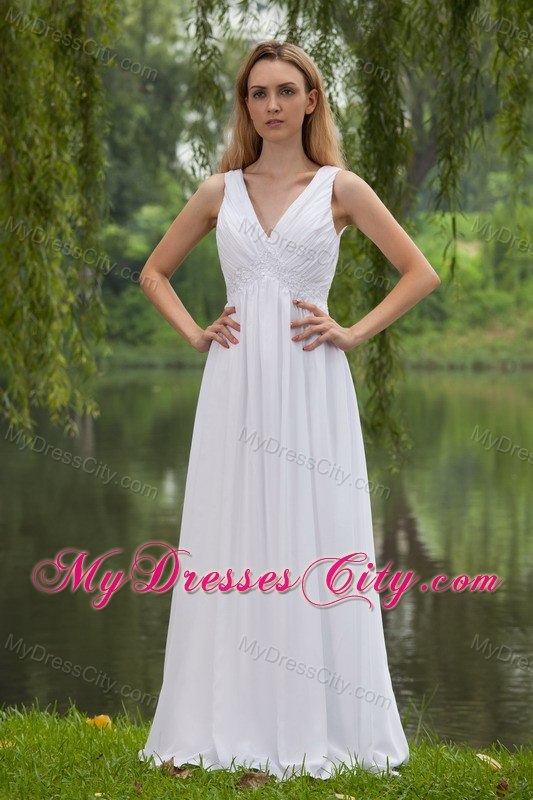 Beautiful Empire Dress with Plunging Neckline Appliques Prom Dress