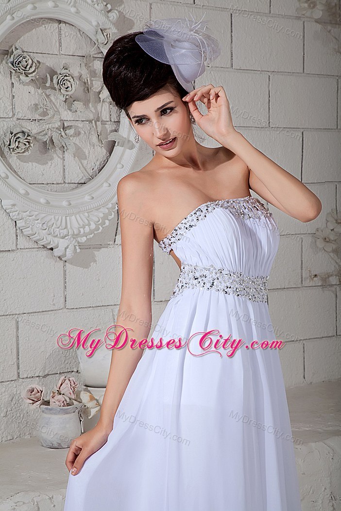 Dresses with the Back Covered Strapless Empire Beading Prom Dress