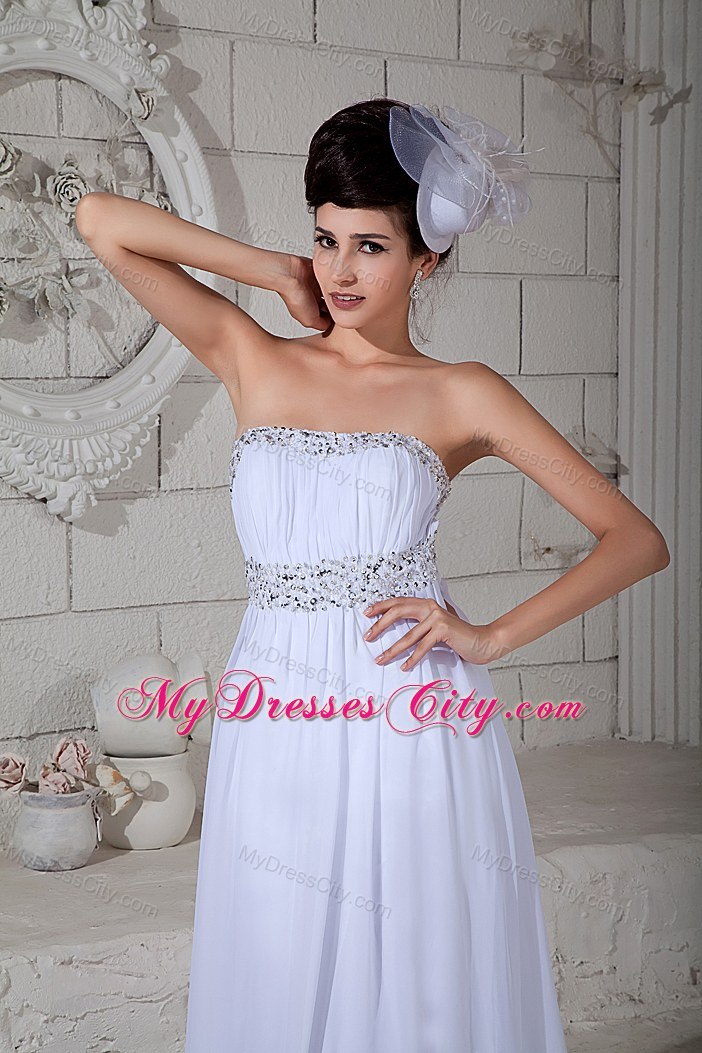 Dresses with the Back Covered Strapless Empire Beading Prom Dress