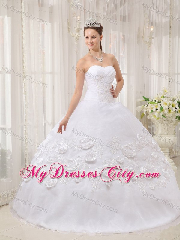 Pretty Flowers Appliques Sweetheart 2013 White Quinceanera Gowns