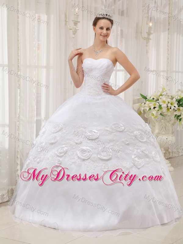 Pretty Flowers Appliques Sweetheart 2013 White Quinceanera Gowns