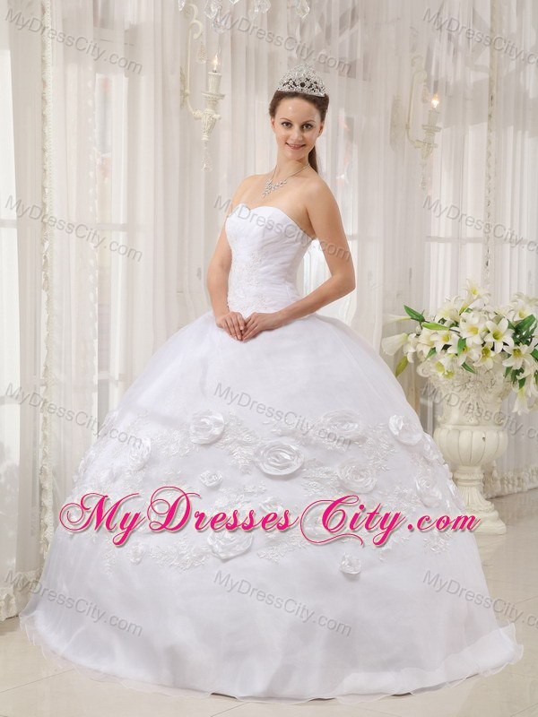 Pretty Flowers Appliques Sweetheart 2013 White Quinceanera Gowns