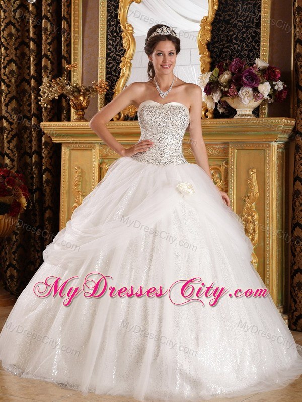 Cheap Sequined Sweetheart Beaded White Quinceanera Dresses