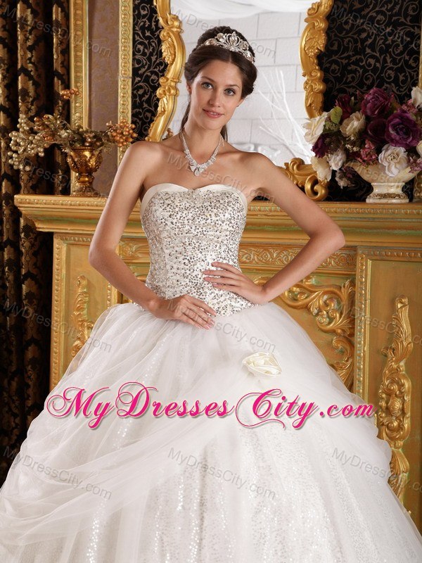 Cheap Sequined Sweetheart Beaded White Quinceanera Dresses