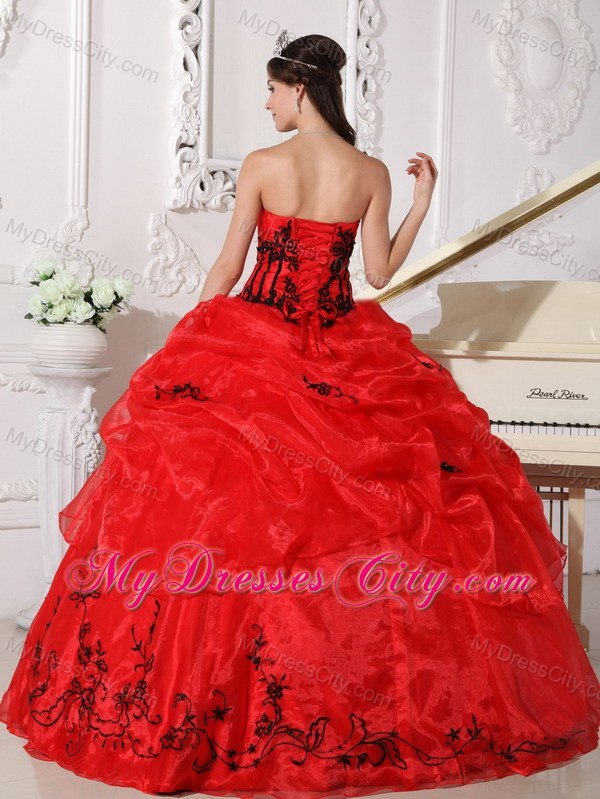 Black Embroidery Strapless Pick Ups Red Quinceanera Dresses