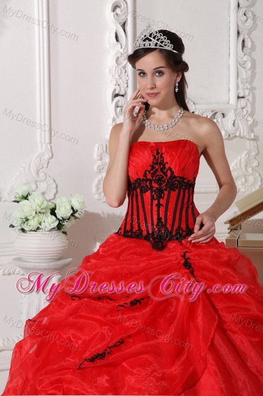 Black Embroidery Strapless Pick Ups Red Quinceanera Dresses