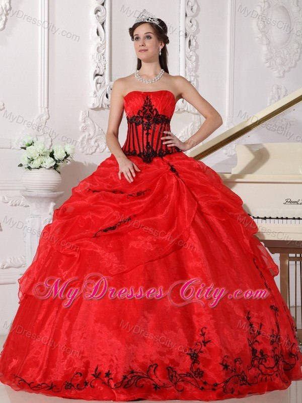 Black Embroidery Strapless Pick Ups Red Quinceanera Dresses