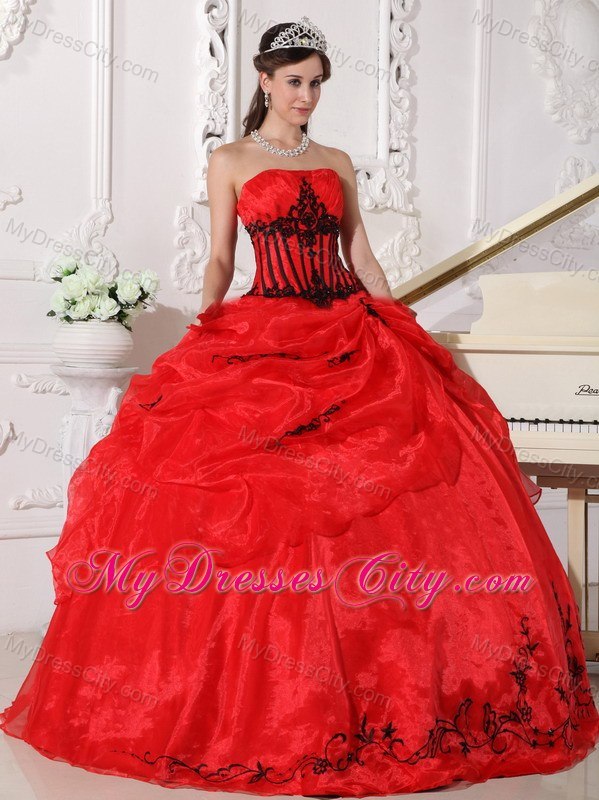 Black Embroidery Strapless Pick Ups Red Quinceanera Dresses