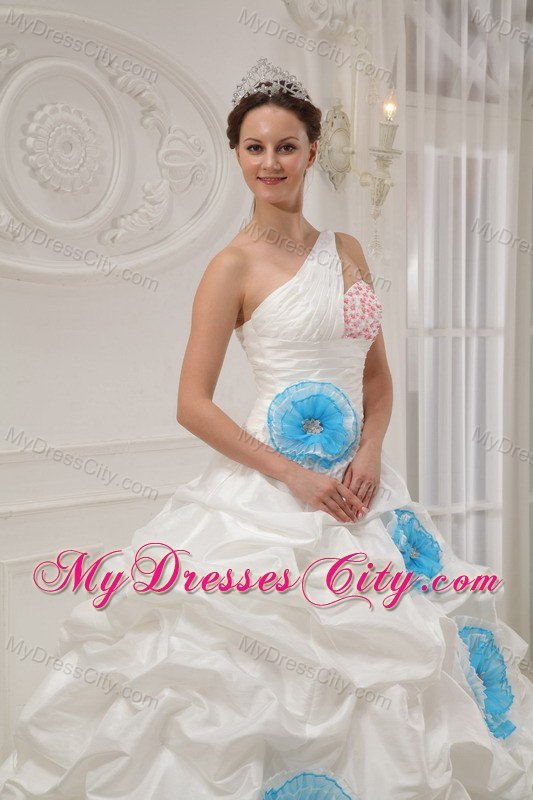 One Shoulder Blue Flowers White Dresses For Sweet 16 With Pick Ups