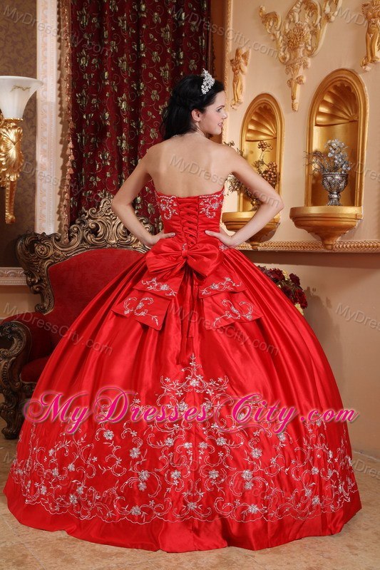 Taffeta Embroidery Strapless Red 2013 Cheap Quinceanera Dresses