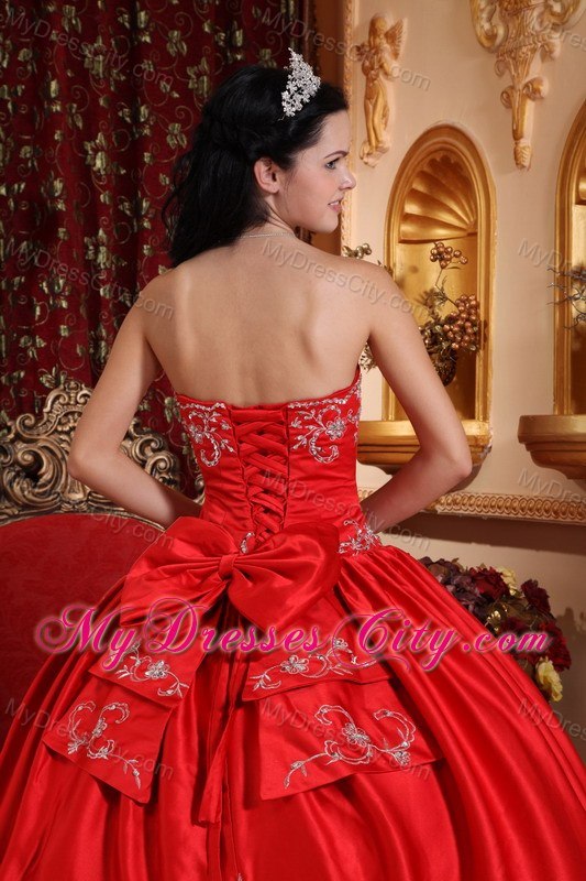 Taffeta Embroidery Strapless Red 2013 Cheap Quinceanera Dresses