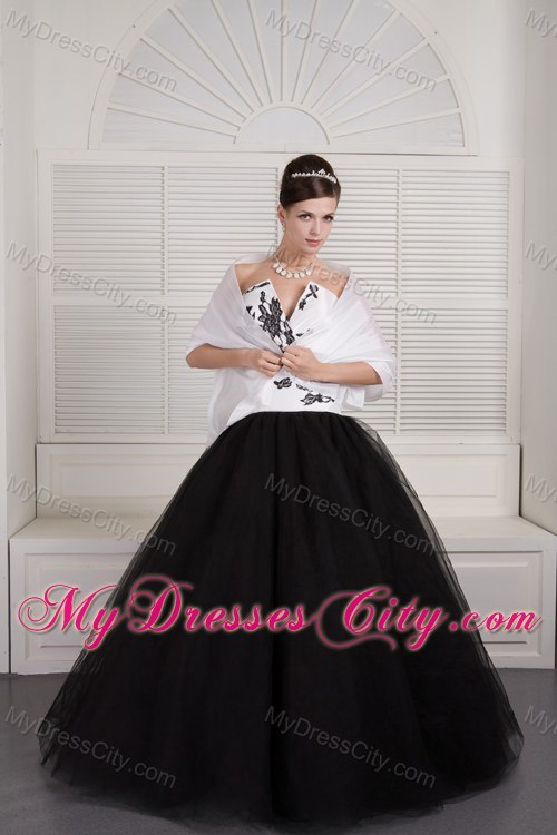 Sexy V-neck Appliques Tulle White and Black Quinceanera Party Dresses