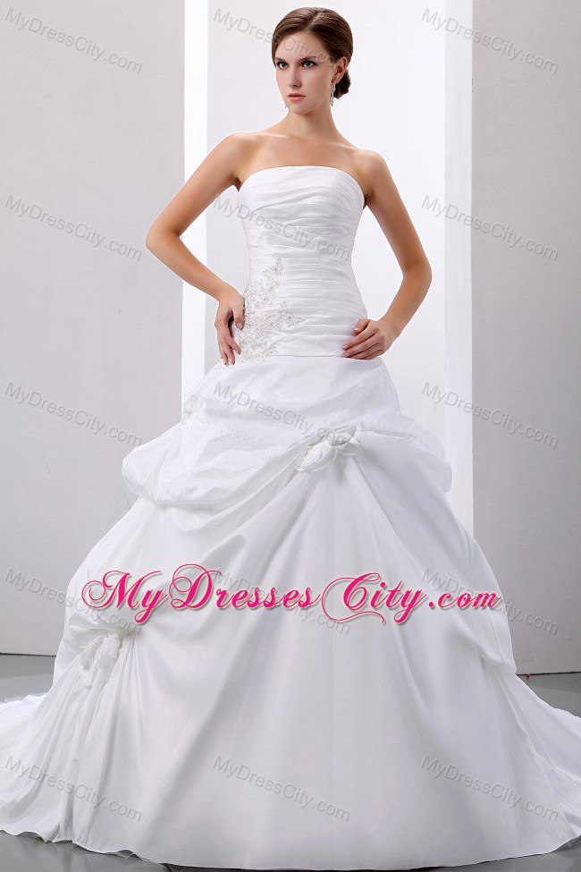 Pick-ups and Appliques Strapless Taffeta Wedding Dress For Spring