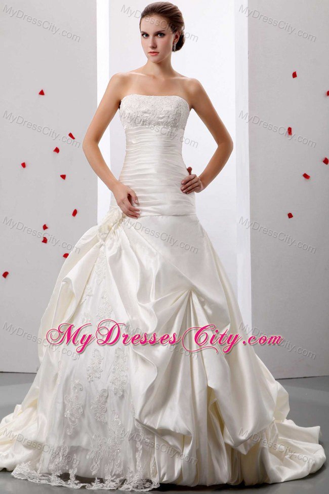 Lace and Taffeta Strapless Appliques and Ruching Wedding Gowns