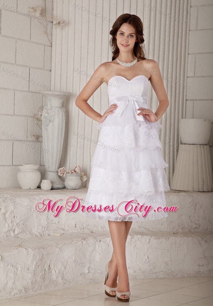 Lace Layers Sweetheart Knee-length Bowknot Decorated Bridal Gown