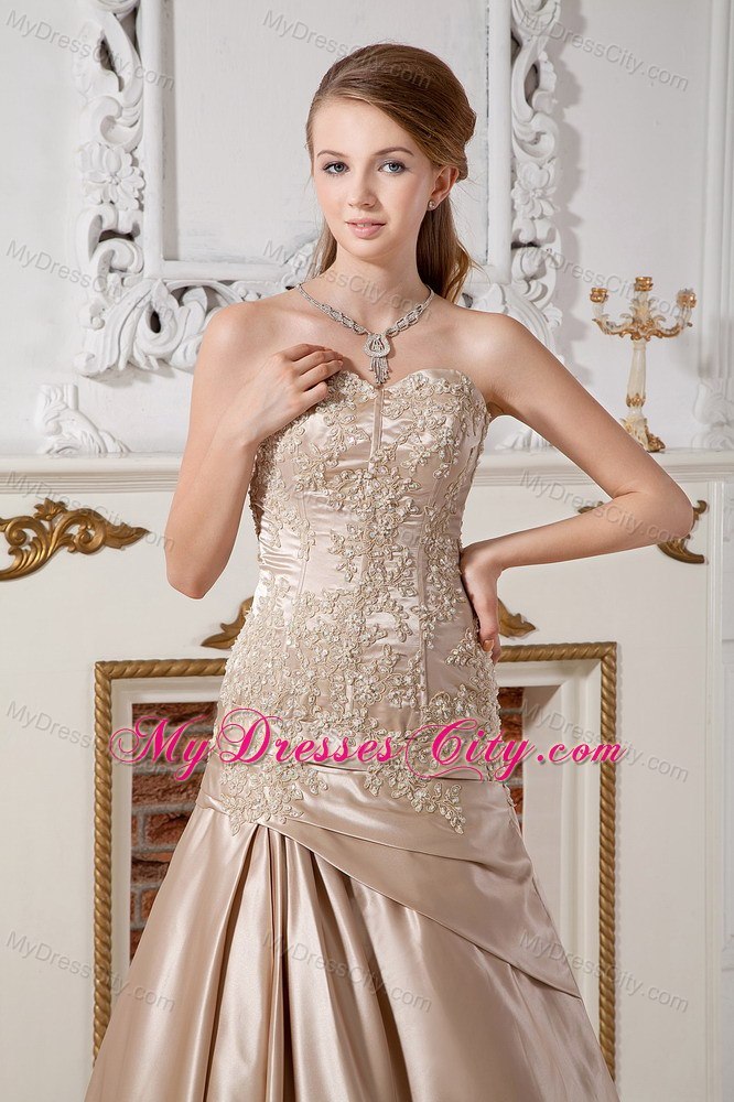 Mermaid Bodice Appliques Sweetheart Bridal Gown in Champagne