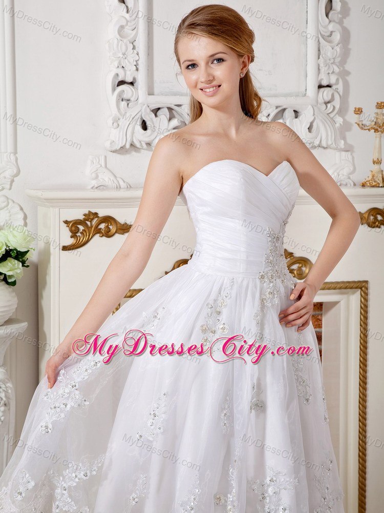 Tea-length Sweetheart Lace Appliques Wedding Dress with Ruche Decorated