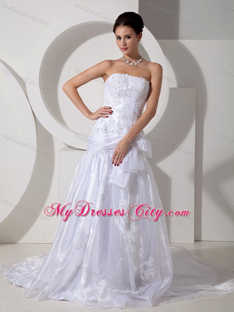 Beading Appliques Court Train Wedding Gown with Bowknot Decorated