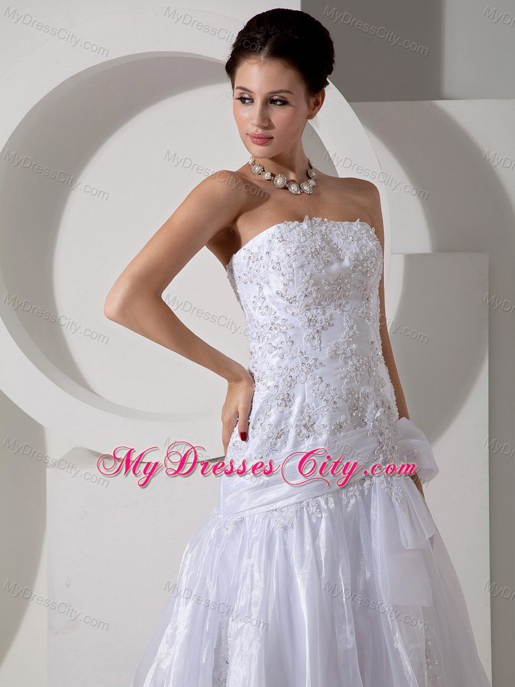 Beading Appliques Court Train Wedding Gown with Bowknot Decorated