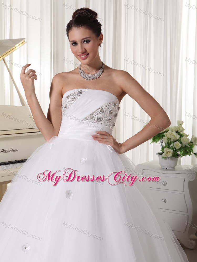 Tulle Strapless Princess Beaded Cheap Garden Wedding Dresses with Petal