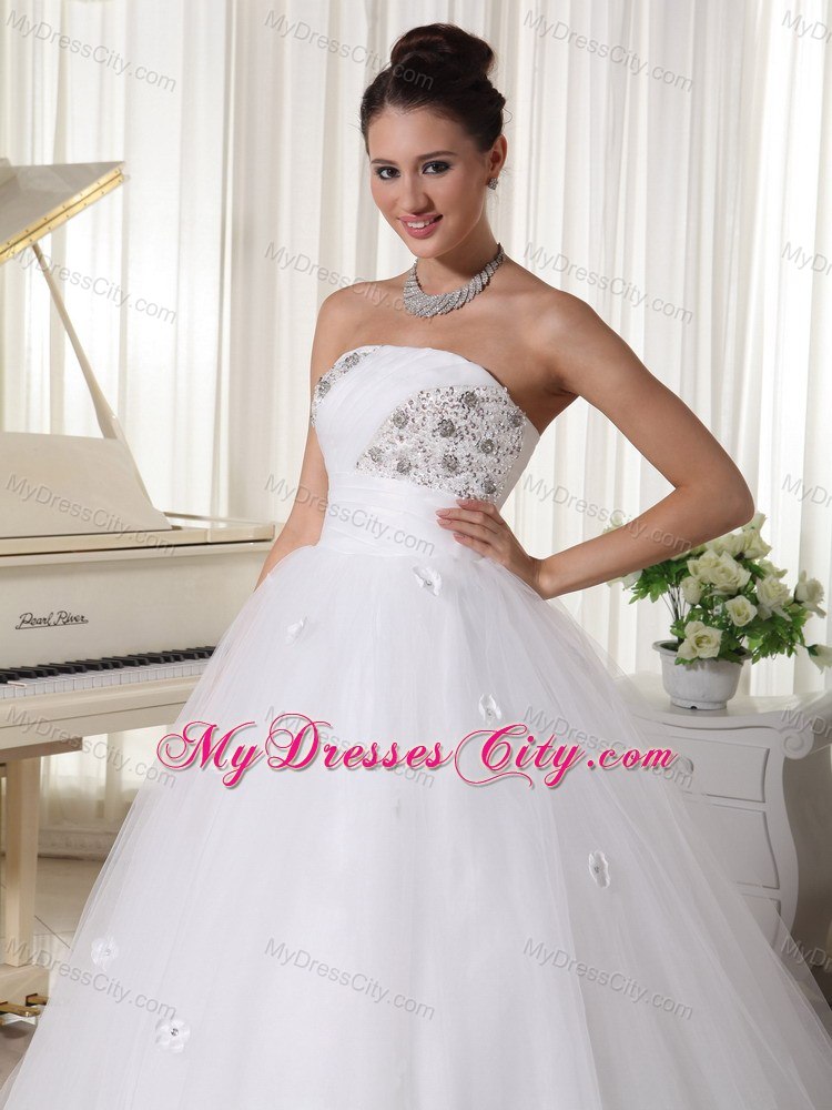 Tulle Strapless Princess Beaded Cheap Garden Wedding Dresses with Petal