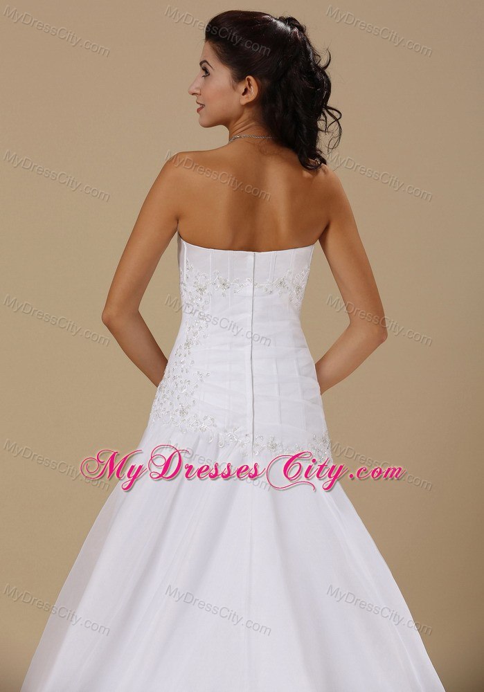 Pretty Appliques with Beading Chapel Train Princess 2013 Wedding Dresses