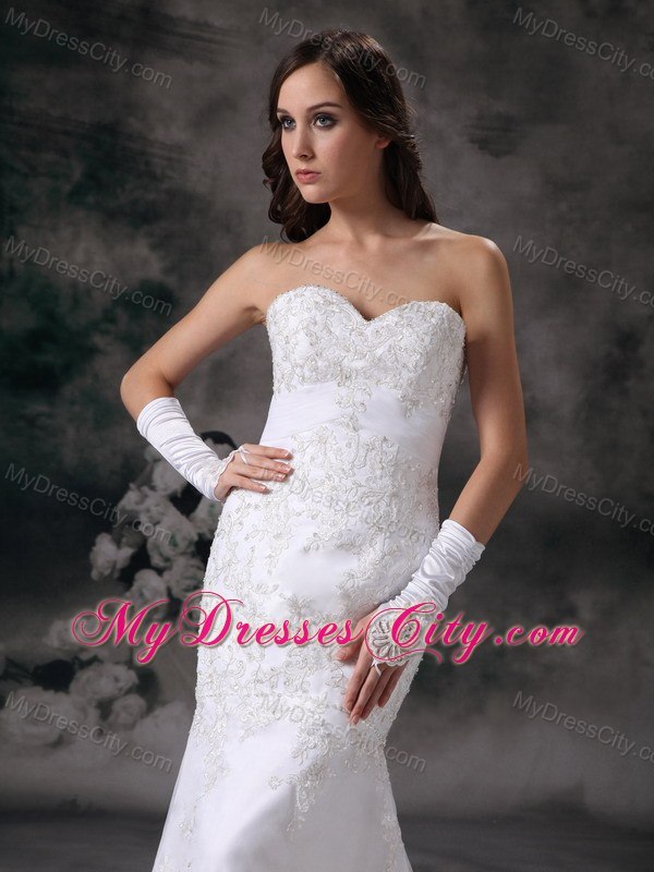 Sweetheart Chapel Train Luxurious Lace Wedding Dress with Clasp Handle