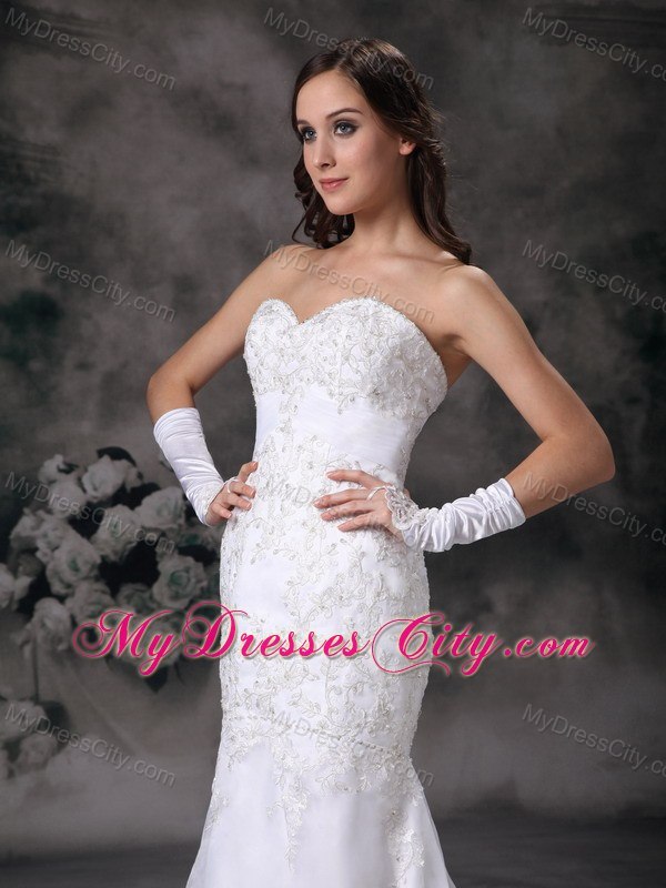 Sweetheart Chapel Train Luxurious Lace Wedding Dress with Clasp Handle