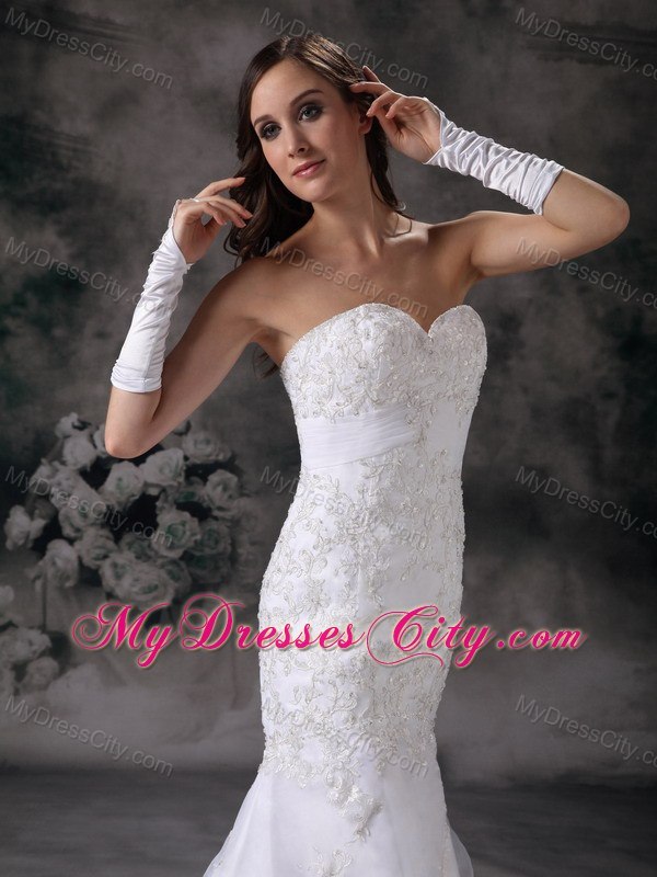 Sweetheart Chapel Train Luxurious Lace Wedding Dress with Clasp Handle