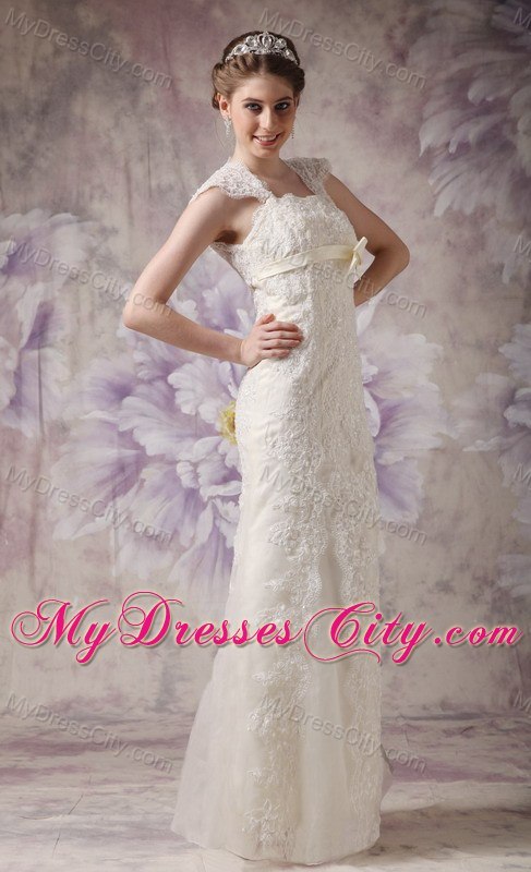 Luxurious Lace Square Garden Wedding Dresses with Peekaboo Keyhole