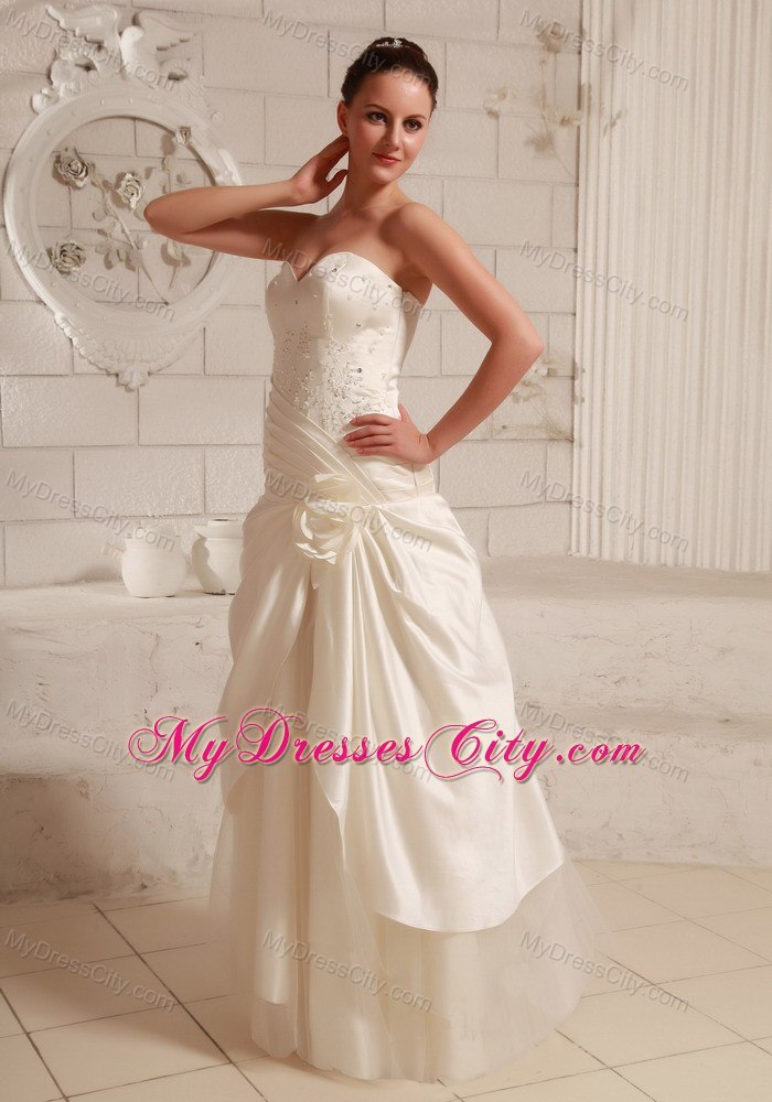 Pretty Appliques Ruching Flowers Taffeta 2013 Wedding Bridal Dresses