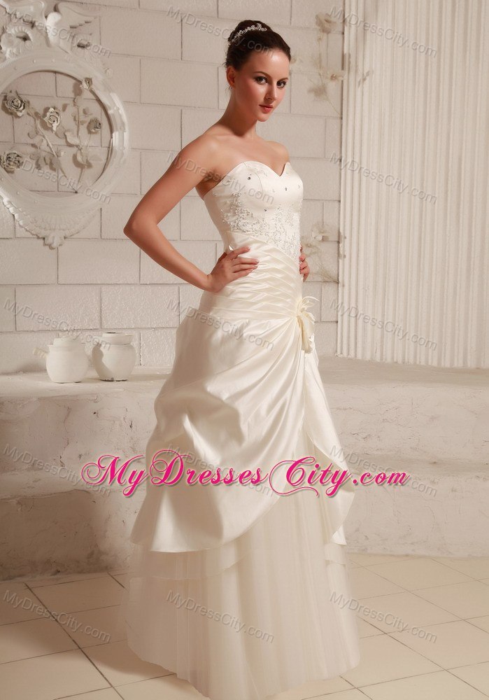 Pretty Appliques Ruching Flowers Taffeta 2013 Wedding Bridal Dresses