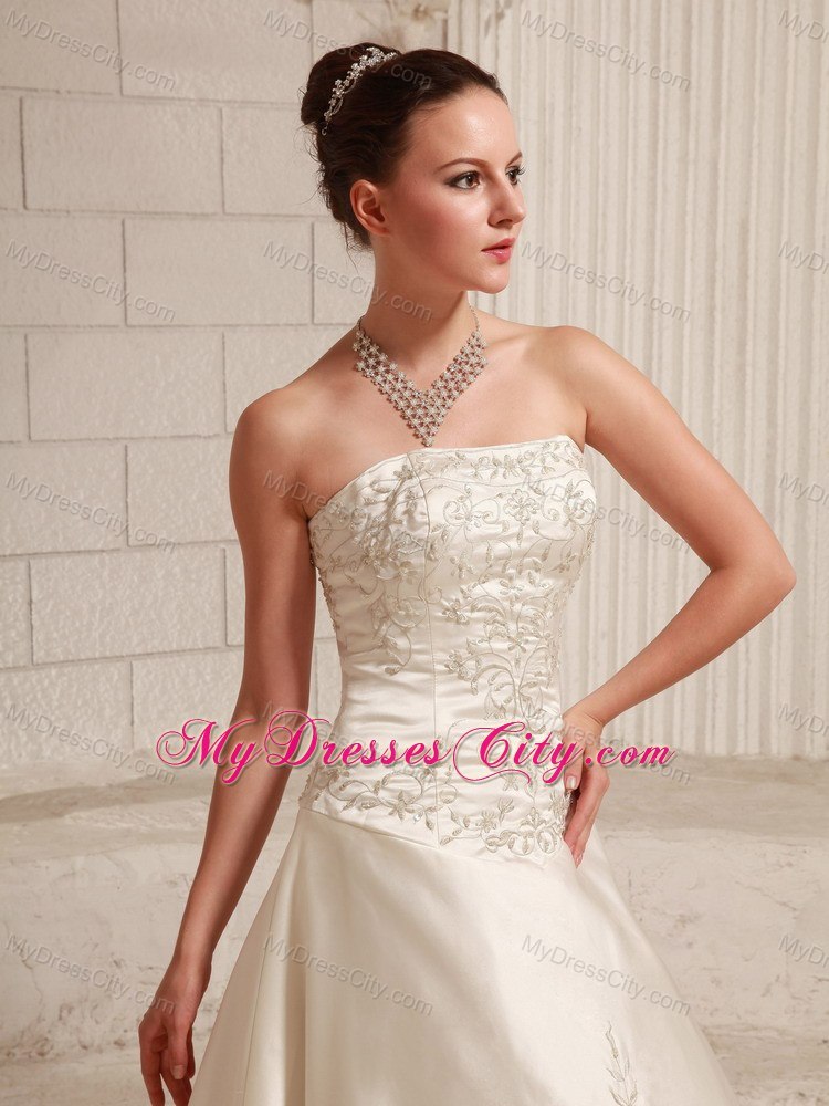 Elegant Embroidery on Satin Court Train Ivory Wedding Dresses for Church