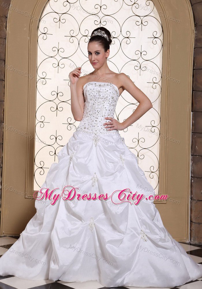 Pick Ups Court Train Wedding Bridal Gowns with Beading and Embroidery