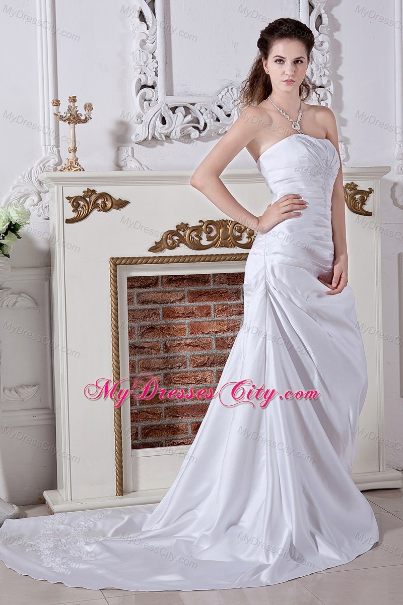 Inexpensive Strapless Ruches Embroidery Wedding Dress