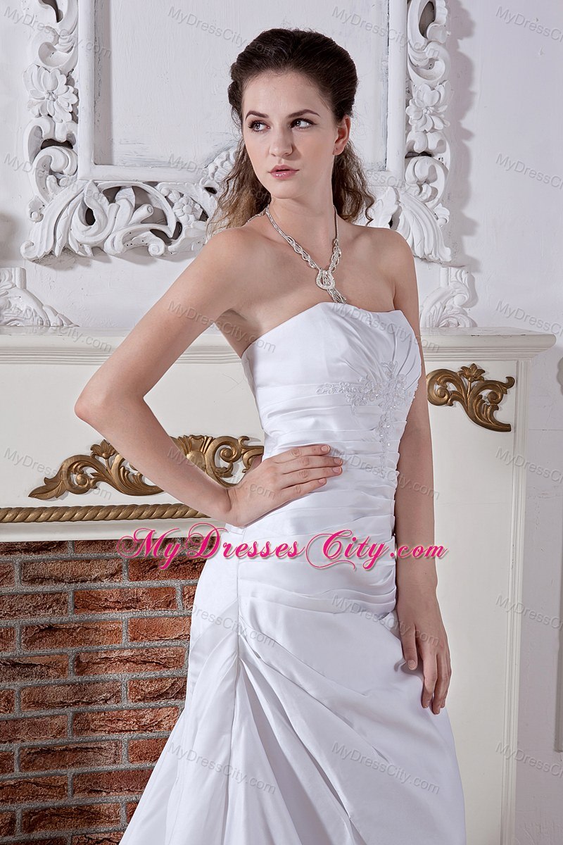 Inexpensive Strapless Ruches Embroidery Wedding Dress