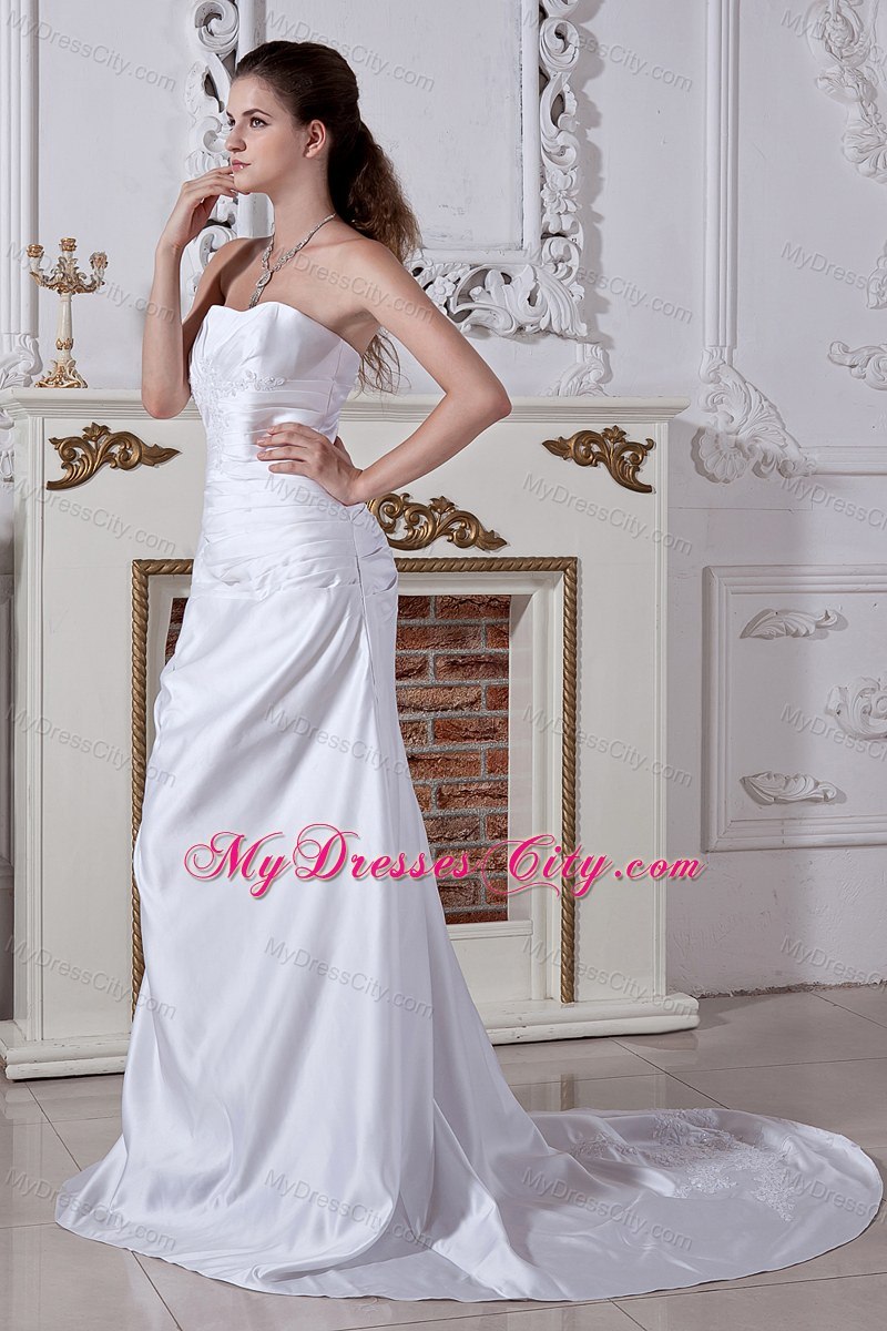 Inexpensive Strapless Ruches Embroidery Wedding Dress