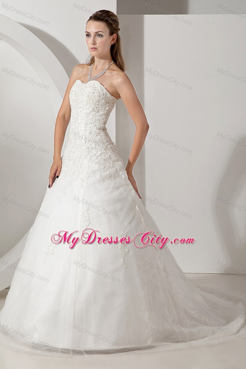 Pretty Sweetheart Court Train Tulle Appliques Wedding Dress