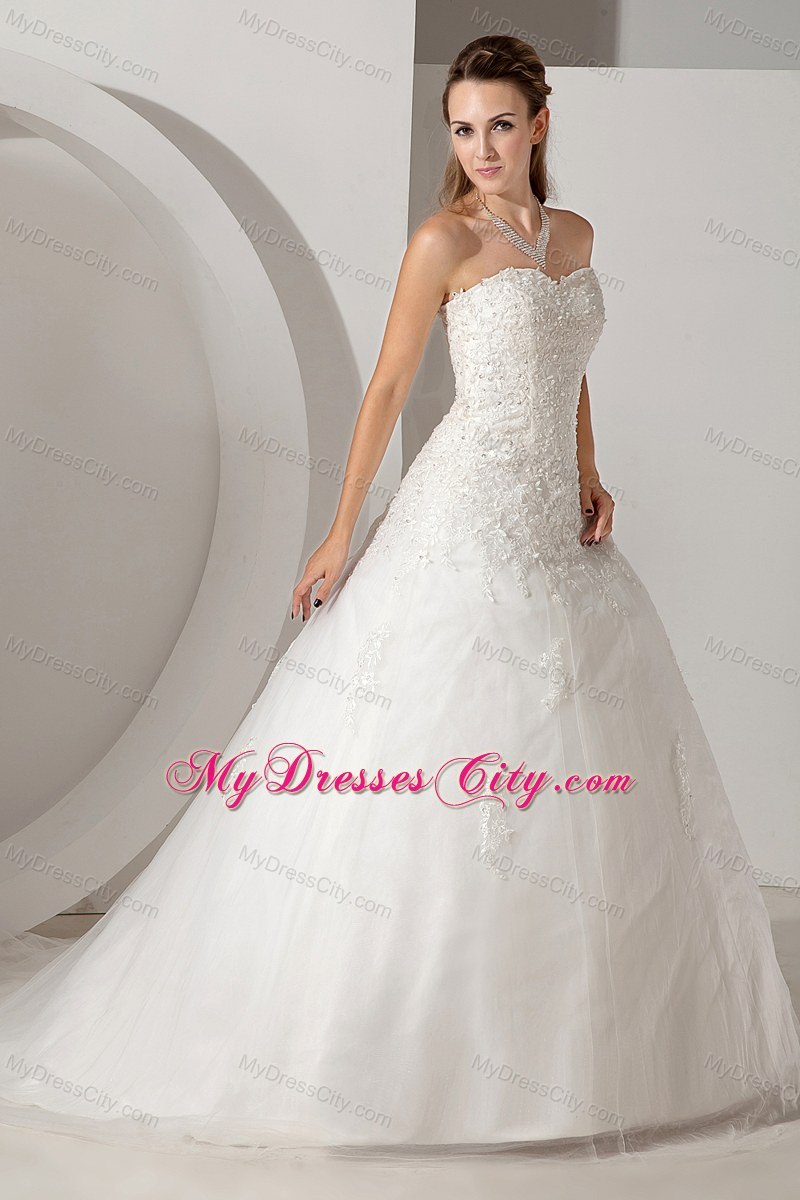 Pretty Sweetheart Court Train Tulle Appliques Wedding Dress