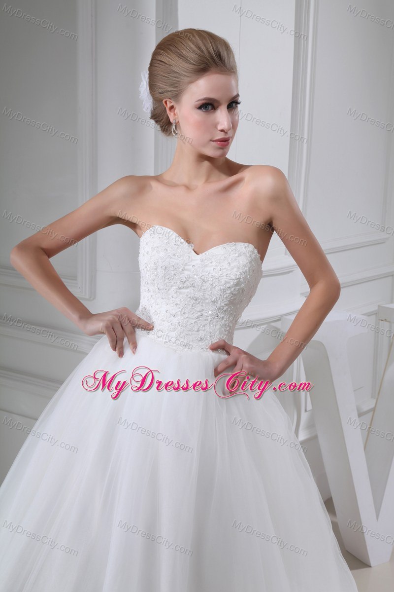 Appliques Sweetheart Chapel Train Wedding Dress for Cheap