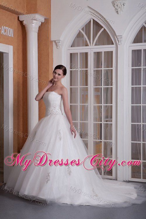 Custom Made Wedding Gowns with Chapel Train Tulle Appliques