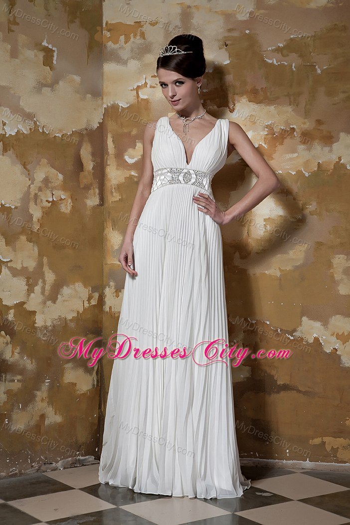 2013 Beading Column V-neck Brush Train Organza Wedding Gown