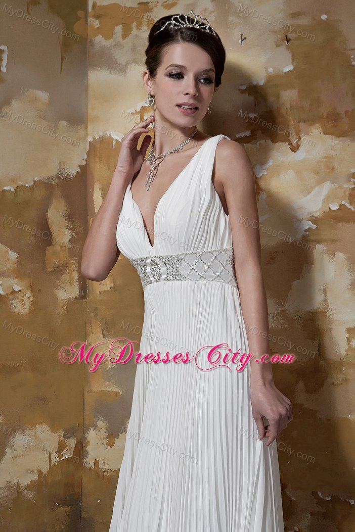 2013 Beading Column V-neck Brush Train Organza Wedding Gown