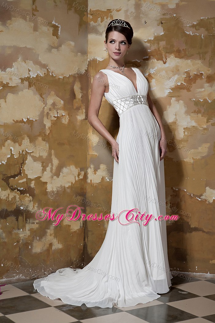 2013 Beading Column V-neck Brush Train Organza Wedding Gown