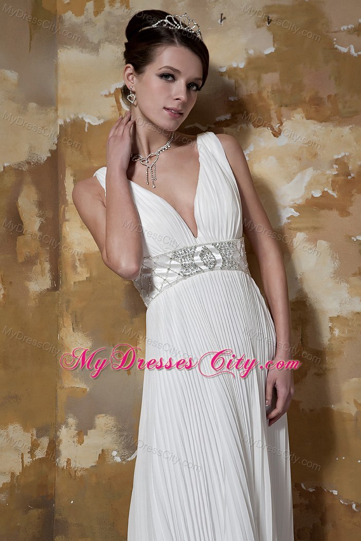 2013 Beading Column V-neck Brush Train Organza Wedding Gown