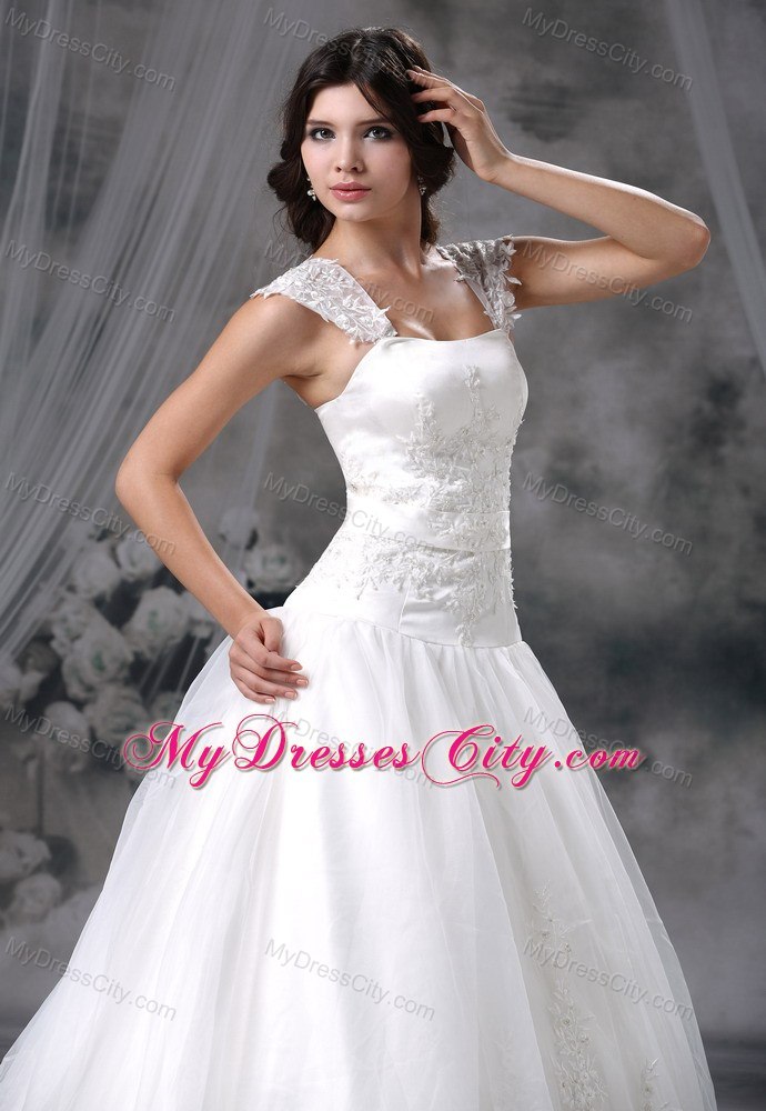 Appliques Decorated Bodice Straps Chapel Train Wedding Dress