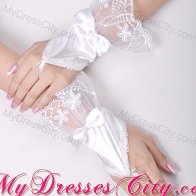 Pretty Satin Fingerless Wrist Length Bridal Gloves With Lace And Bow